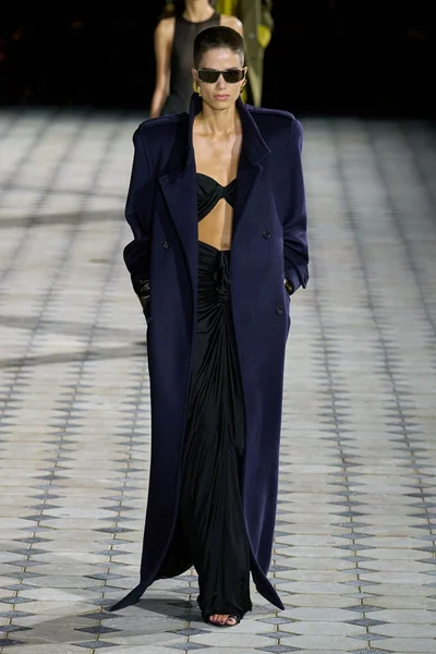 Look 32